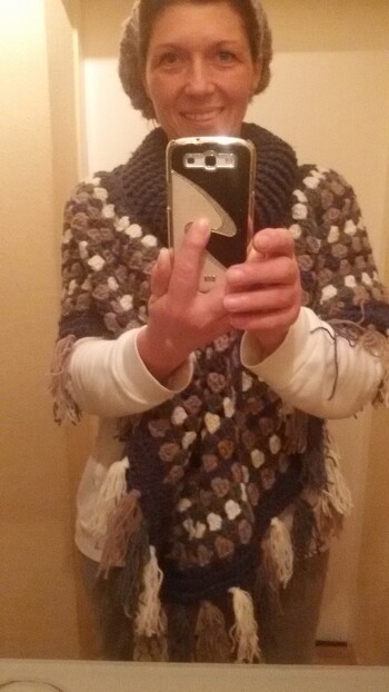 Sehr schicker Poncho, ganz leicht zu häkeln.