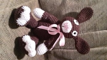 Hase Sweety nach Anleitung von WollLolli. Die Anleitung ist prima verständlich. leider habe ich eine zu grobe Häckelnadel verwendet.
sorry aber ich kann das Foto nicht drehen.