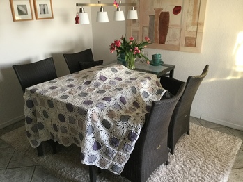 Hallo, hier meine bereits zweite Granny squares Decke- diesmal ein Hochzeitsgeschenk