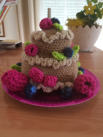 Ich habe erst vor 2 Monaten mit dem Häkeln angefangen...es macht mir großen Spass und ich freue mich über jedes neue Teil wie ein Kind