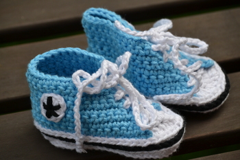 Diese "Turnschuhe" sind einfach klasse und gar nicht schwer zu häkeln, denke ich!