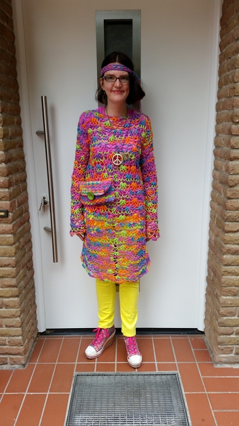 https://www.crazypatterns.net/de/items/5626/haekelanleitung-minikleid-tunika-s-xl-luxury-design-no-28
Super Kleid zum schlagermove! Hab viele Komplimente  bekommen.