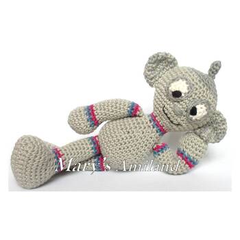 This is the first time that I have ventured into a non animal amigurumi.
H-4WI character was thought to be a cheerful friend for our little ones.