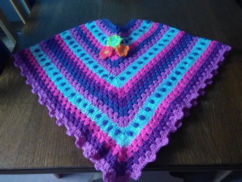 Der poncho für meine Enkelin ,anleitung von ursulapetra