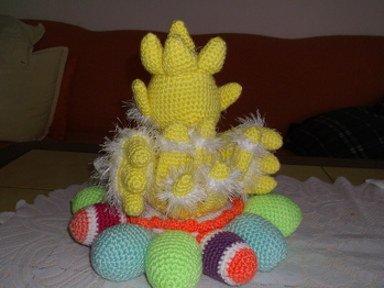 und weil es so schön war, noch einmal von hinten. Man beachte die wunderbar befederte Stert- Seite :)