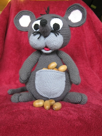 mir sabines hilfe hat es dann geklappt, es hat viel freude bereitet und ich suche schon nach dem nächsten projekt, würde gerne was weihnachtliches machen. l.g. paula