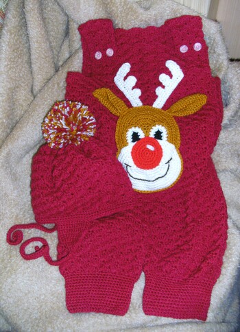 ACHTUNG  Omas, Mamas, Tanten und alle häkelnden Verwandten! Braucht ihr noch ein Weihnachtsgeschenk für euren Liebling ?
Hier ist es : 