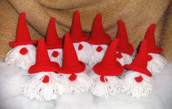 Diese süßen kleinen Wichteln gehen bald auf die Reise zu meiner Freundin .
Meine Arbeit, mein Foto
Die kostenlose Anleitung ist von   Nicole Richter​ und gibt es bei Crazy Patterns - https://www.crazypatterns.net/de/items/17175/haekelanleitung-miniwichtel