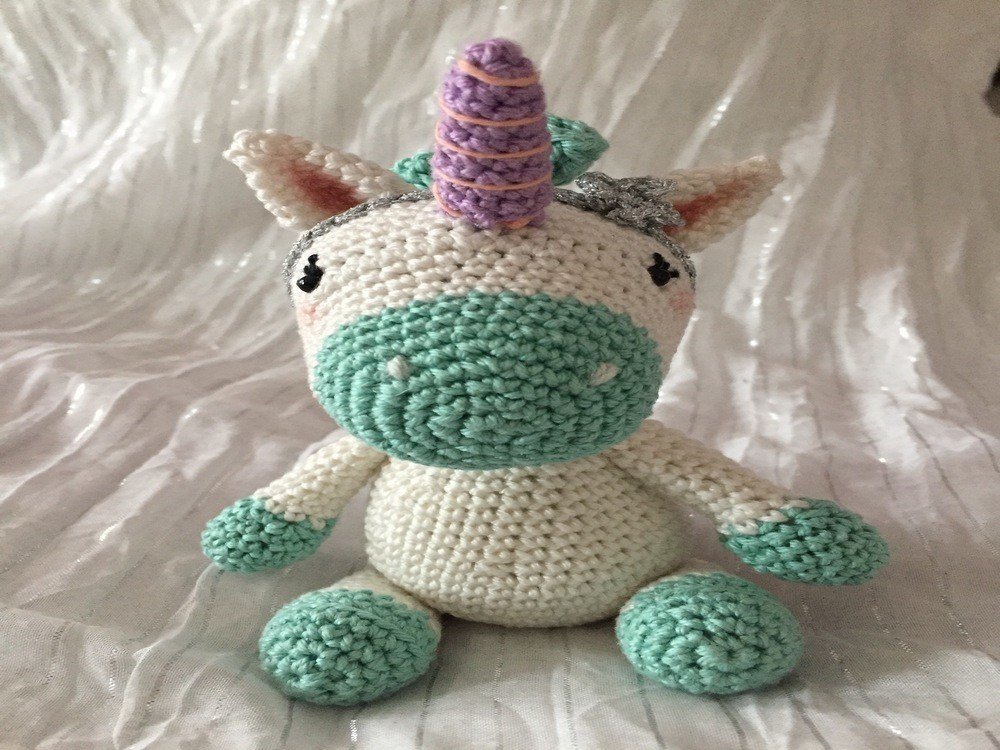 Einhorn Aurora Häkelanleitung