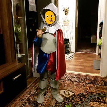 Ein etwas größeres Projekt:  Ritter-Kostüm für Die Fasching-Feier in der Kita. Natürlich auch zwei mal