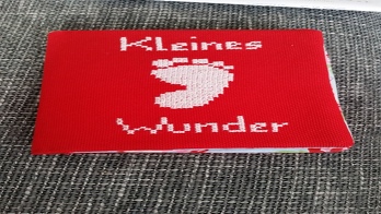 Keine Anleitung von hier, sondern eine Zusammenfassung verschiedener Anleitungen aus dem Netz, so daß ich zufrieden war.