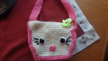 die hello kitty tasche aus verschiedenen Beschreibungen zusammen gestellt