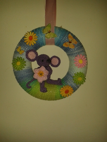 Ganzjahres Türkranz, da die Deko beliebig ausgetauscht werden kann
ganz