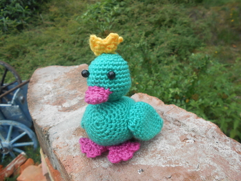 Das ist Theodor, geschlüpft am 29.06.2017. Er ist bei dem CAL von ZwergnaseBaer entstanden und es hat riesig Spaß gemacht und die Anleitung ist super für Anfänger geeignet.