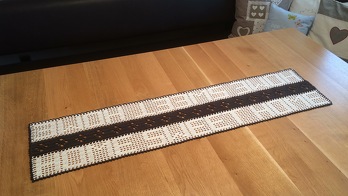 Tischläufer gehäkelt nach einer Anleitung von 