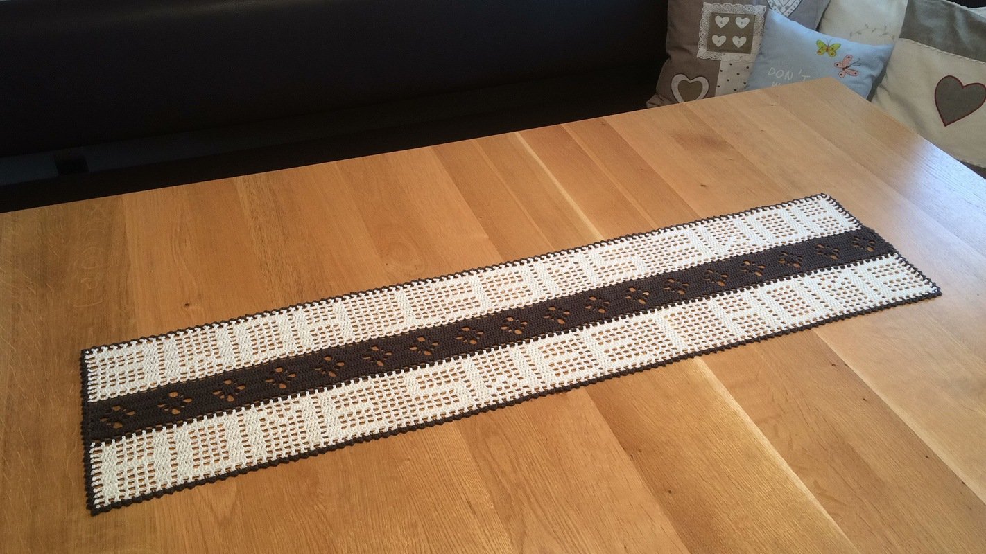 Häkeln / Tischband / Tischläufer / Home Sweet Home