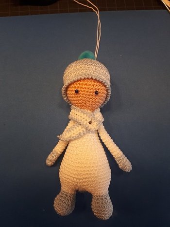 hier ist das kleine Eispüppchen (nach einer AL von hier). Der Shop kann leider nicht mehr angezeigt werden. Wirklich tolle AL