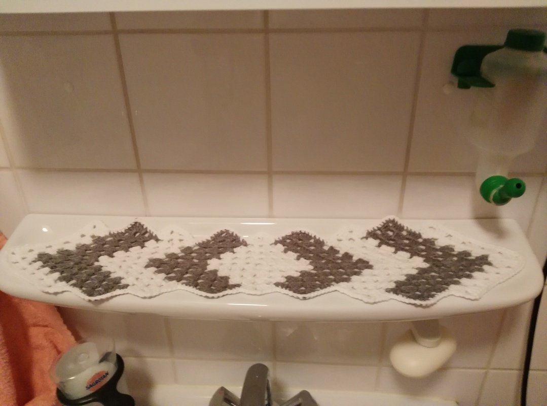 Crochet / pattern / Tablerunner