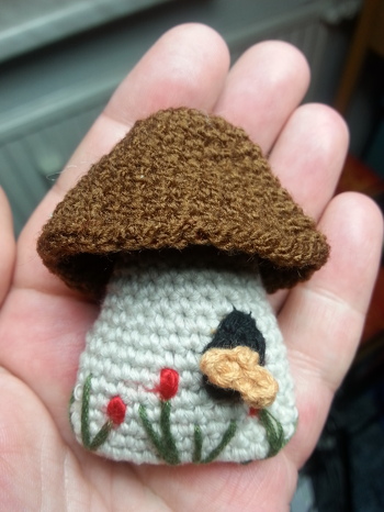 Kleiner Herbstpilz nach Anleitung von  Mrs. Emonessy.