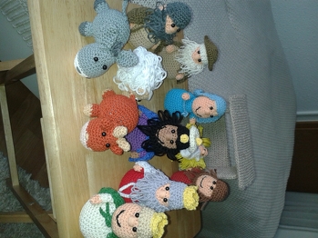 Heute mal eine kleine krippe nachgearbeitet nach der Vorlage von Jana Ganseforth aus ihrem Wollowbies.