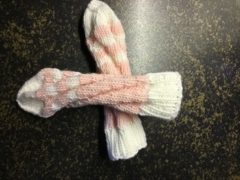 Söckchen kann man nie genug haben. Jetzt gibt es mal Spiralsöckchen zur Abwechslung. Sind total schnell gestrickt und super für Anfänger. Vielen Dank für die tolle Anleitung von Maschenspiel.