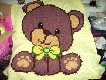 Wieder ist eine Babydecke nach einem Kreuzstichmuster in c2c- Technik entstanden