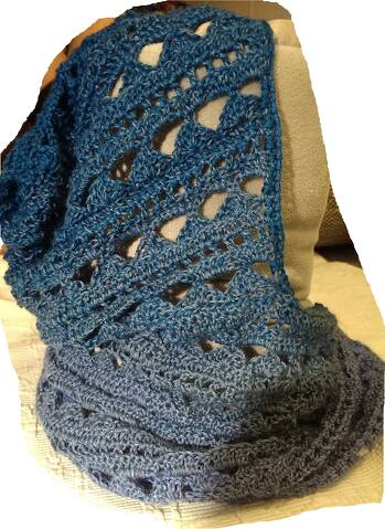 Es ist ein Kapuzenloop geworden. :) Danke nochmal für die einfache Anleitung des Musters