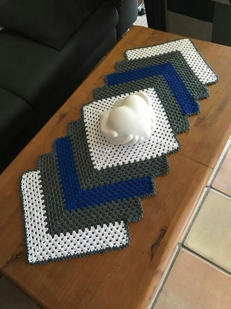 Crochet / pattern / Tablerunner