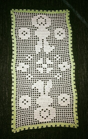 Eine tolle Anleitung, die super von der Hand ging. Filethäkeln dadurch erlernt.