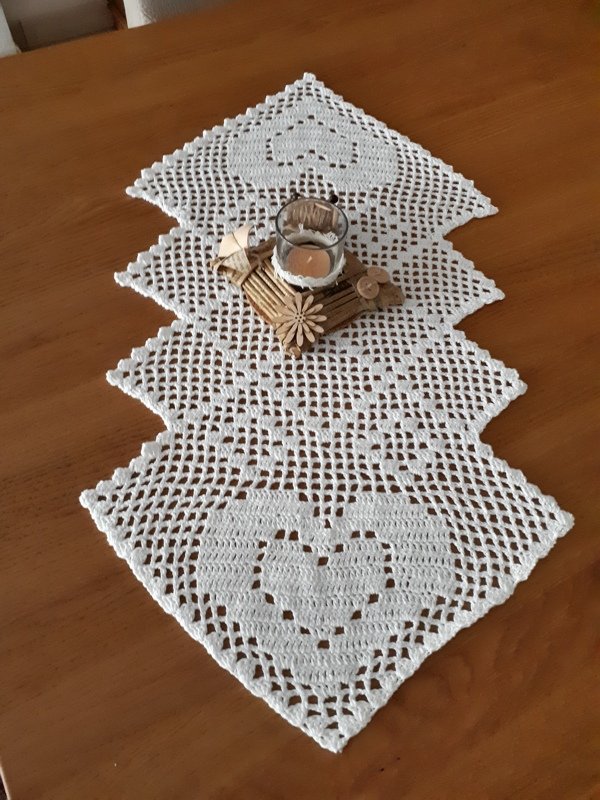 Häkeln / Tischläufer ZickeZacke / 2 Größen / 3 Motive