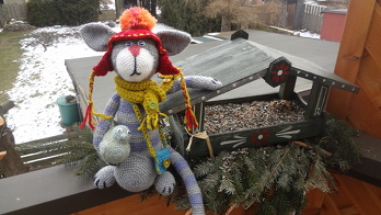 Kater Mikesch bei seiner Arbeit......