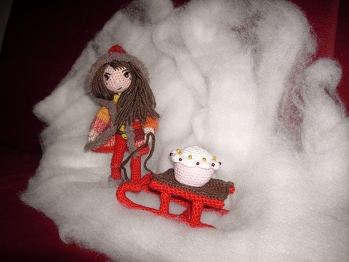 Eigenkreation von waldtrollfairy:  mein dritter Versuch einer Puppe, für ein liebes Mädel als Gesundheitspuppe entworfen. Auf sie zugeschnitten " Cupcakeprinzessin". Ihre Freude war Riesengroß, wir heulten beide am Krankenbett!
Auch ein Unikat