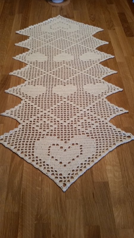 Häkeln / Tischläufer ZickeZacke / 2 Größen / 3 Motive