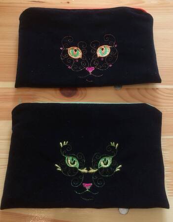 Zipperbag aus gebrauchtem Samt, bestickt.