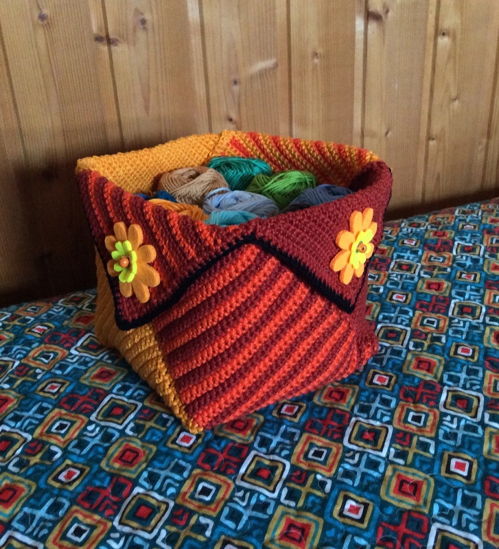 Häkelanleitung für moderne Utensilo Körbchen