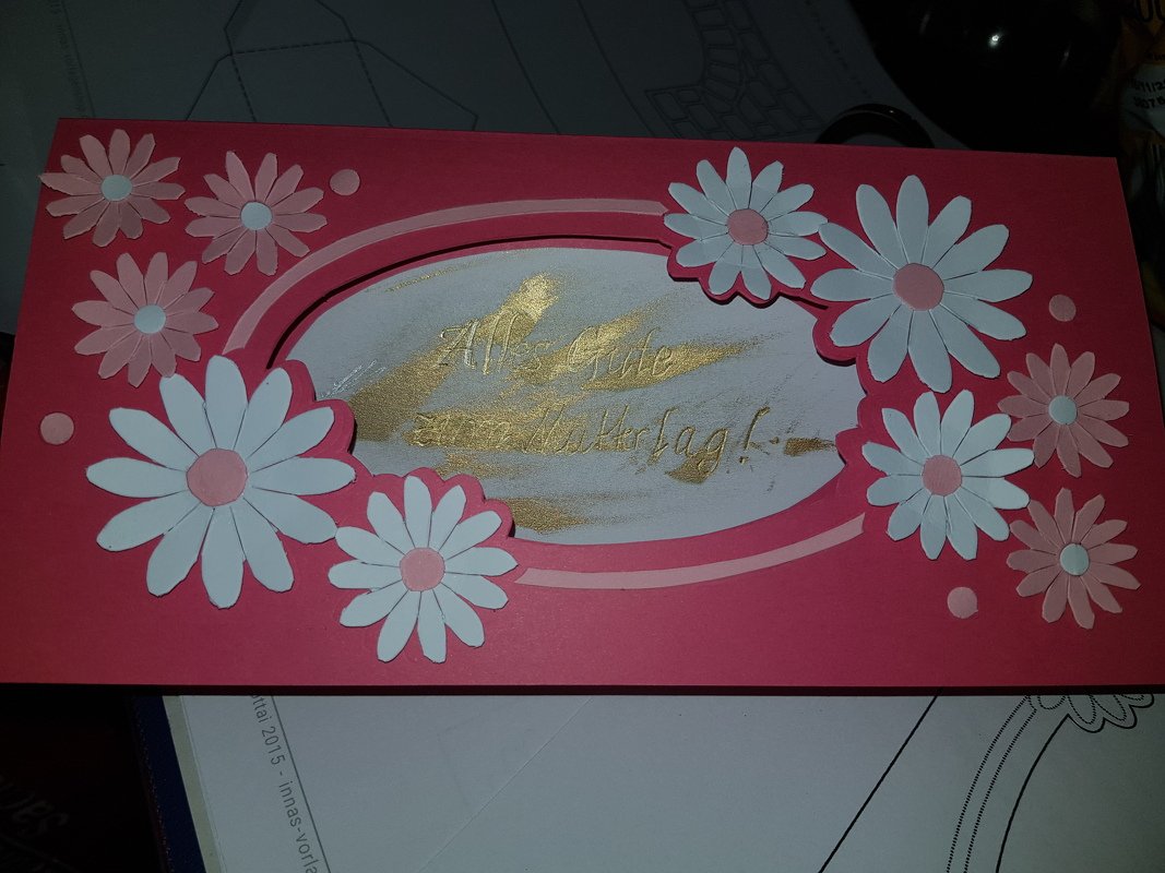 Geburtstagskarte in Rotviolett – Bastelvorlagen mit Anleitung