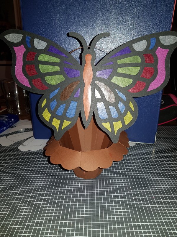 Fensterbild – Schmetterlinge – Bastelanleitung und Vorlagen