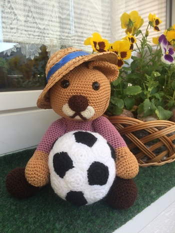 Das ist mein Teddy Erwin-Werner, ein Fußballer und der Liebling meines Mannes.