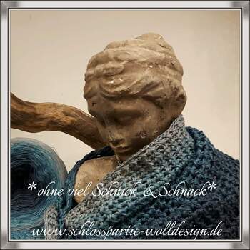 Dreieckstuch *ohne viel Schnick & Schnack* (gehäkelt)
und die Anleitung erhältst Du hier in meinem Shop.