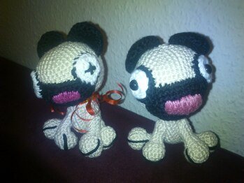 Meine Mädels und ich haben uns die "Möpsespezies" genannt und für jede wurde eine Mops hergestellt, das sind die ersten beiden. :)