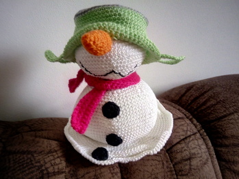 Das Männchen ist von Wollbine  eins von drei zuckersüßen. Es hat richtig Spaß gemacht es zu häkeln. Vielen Dank für die tolle Anleitung