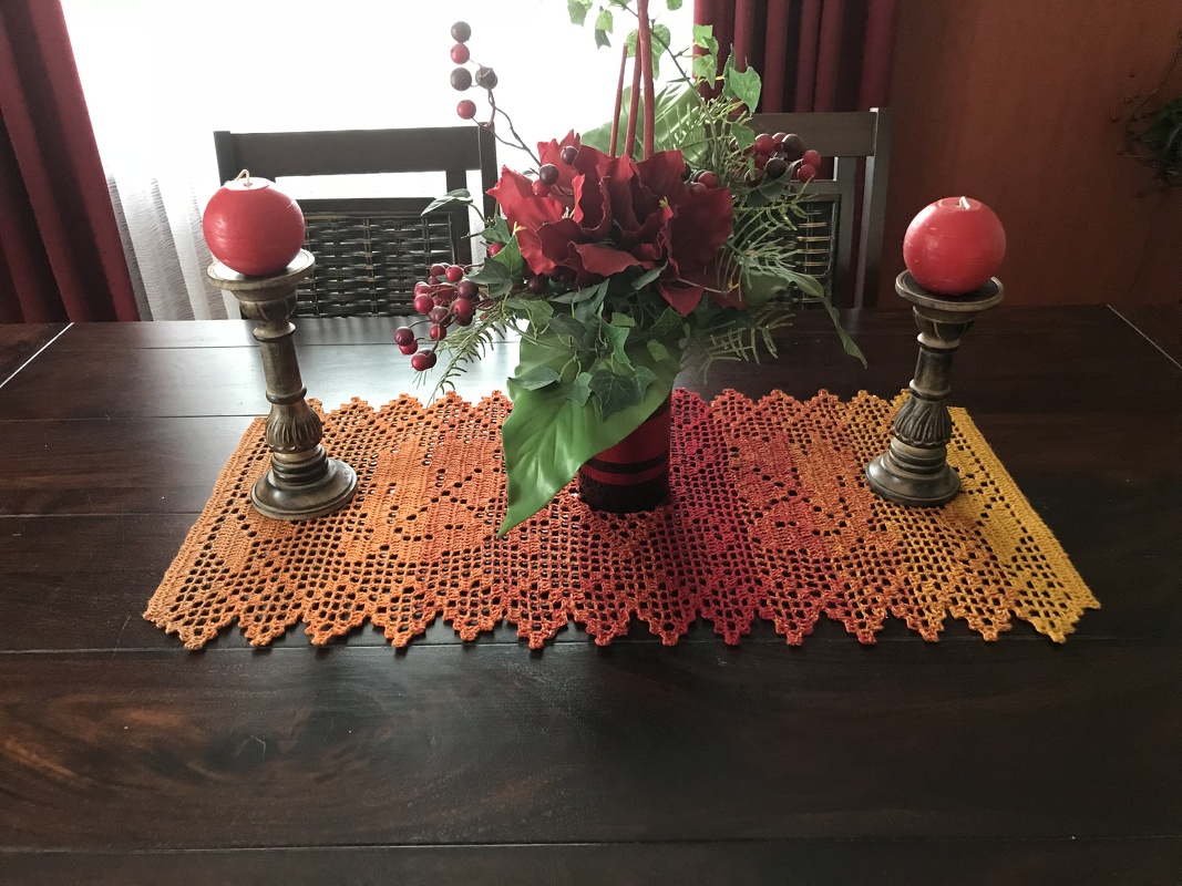 Häkeln / Tischläufer / Herbstlaub