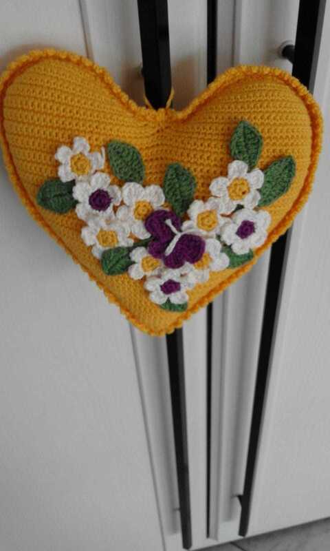 Herzliche Blümchen - Häkelanleitung von Diana´s kleiner Häkelshop