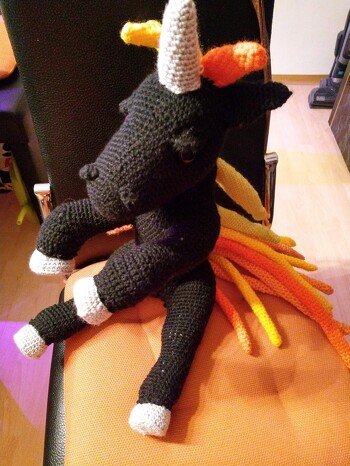 Schwarzes Einhorn ... dafür, dass es mein erster Versuch war, bin ich doch zufrieden mit dem Endergebnis ...