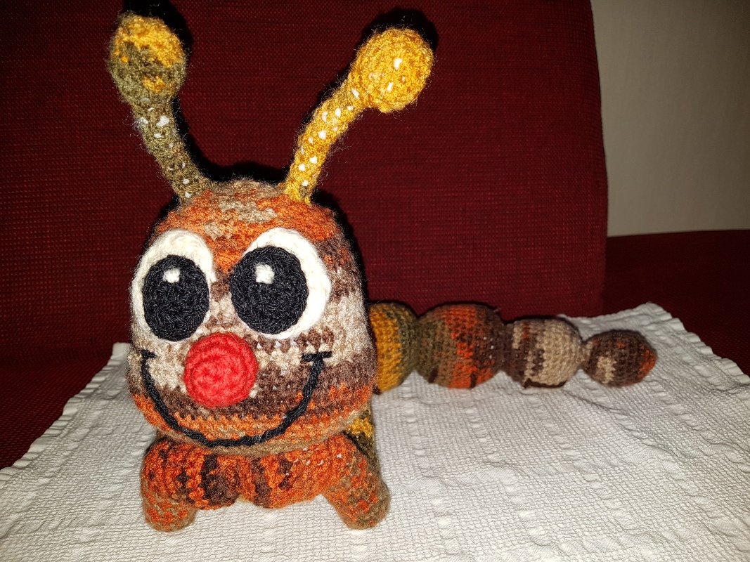 Häkelanleitung Theo die Raupe