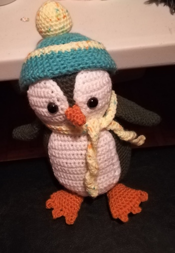 Das ist Pingi nach einer Anleitung von Waldtrollfairy, ein ganz Süßer ????????