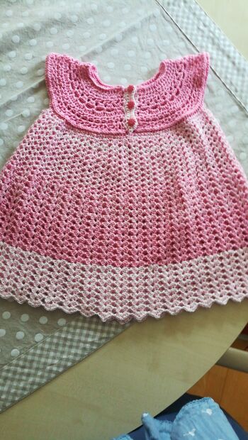 Das war das erste Kleidchen,alle Anleitungen waren gut nach zu arbeiten