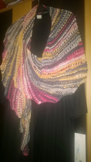 Meine Drachenstrahl ist toll geworden mit Anleitung von Veronika Hug, hat total Spaß gemacht