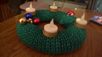 Den Kranz hab ich für eine liebe Freundin gemacht, die Anleitung hatte ich aus dem Fernsehen. Es war gar nicht schwer und ich werde es noch mal versuchen.