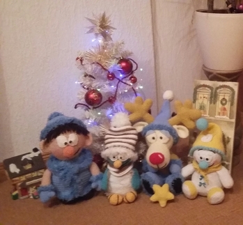 Hier einmal meine kleinen Freunde. Alles super Anleitungen. Mit vielen Bildern auch für Anfänger geeignet.
Zu finden sind die Anleitungen von der lieben Diana Barthelmess in ihrem Shop " diba26"????????????